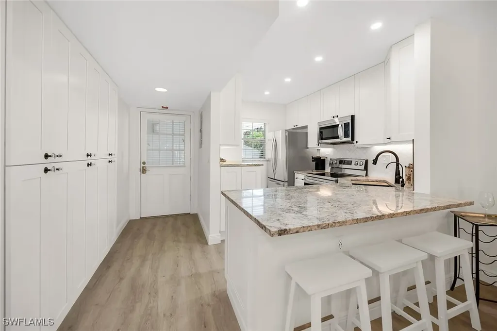 290 Banyan Boulevard Naples FL 34102