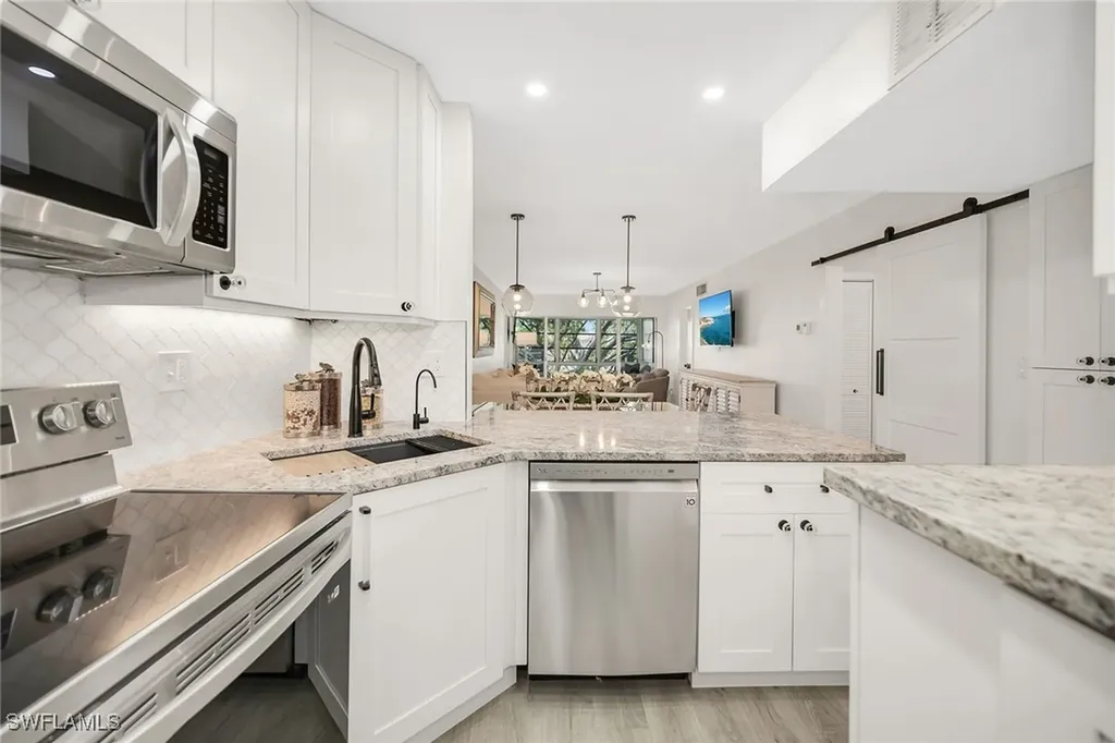 290 Banyan Boulevard Naples FL 34102