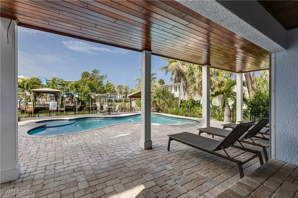 571 Palermo Circle Fort Myers Beach FL 33931