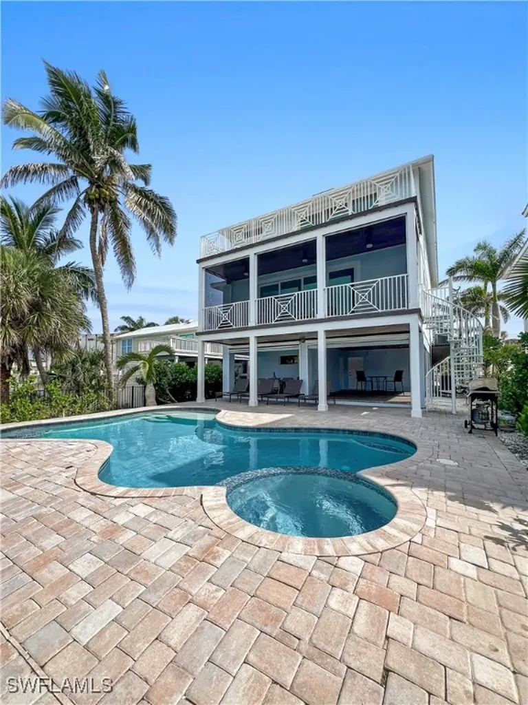 571 Palermo Circle Fort Myers Beach FL 33931