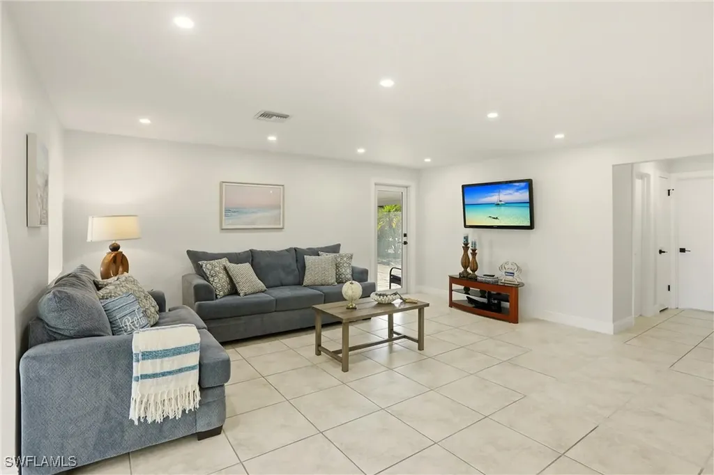 339 Landmark Street Marco Island FL 34145