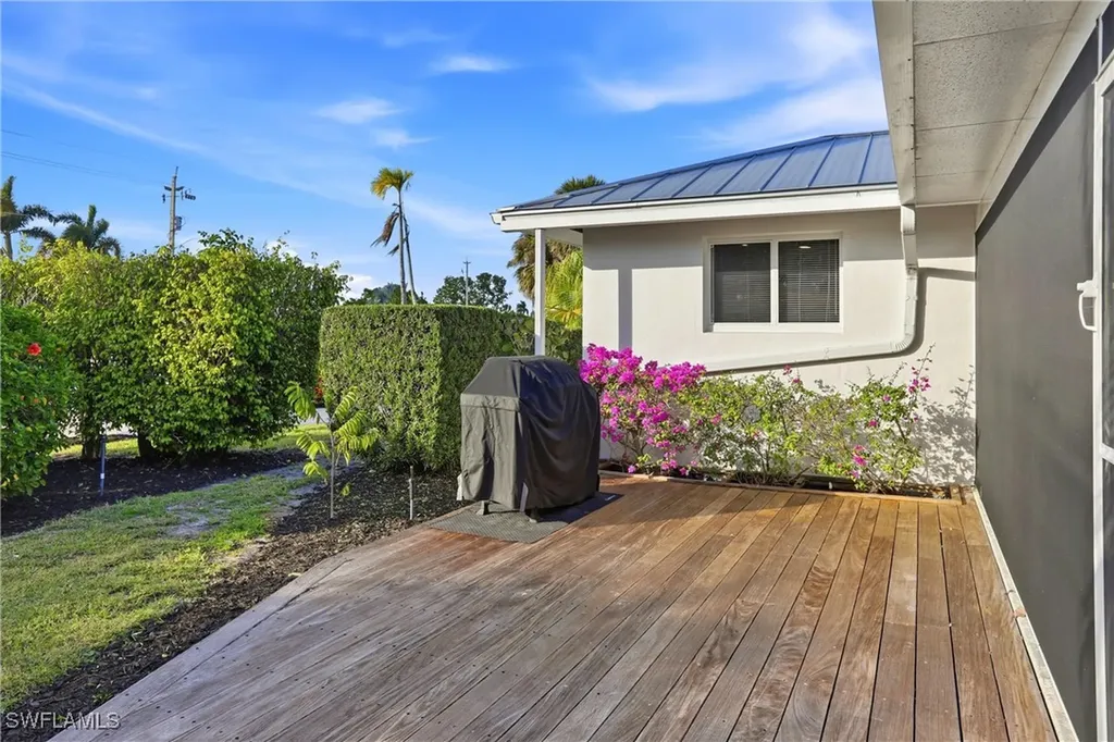339 Landmark Street Marco Island FL 34145
