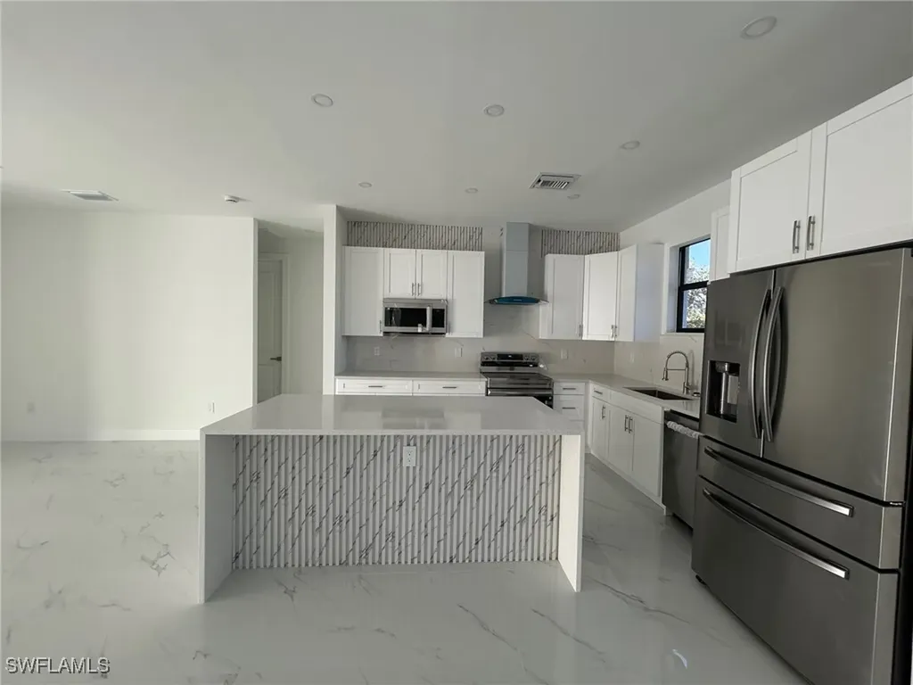 2563 47th Avenue NE Naples FL 34120