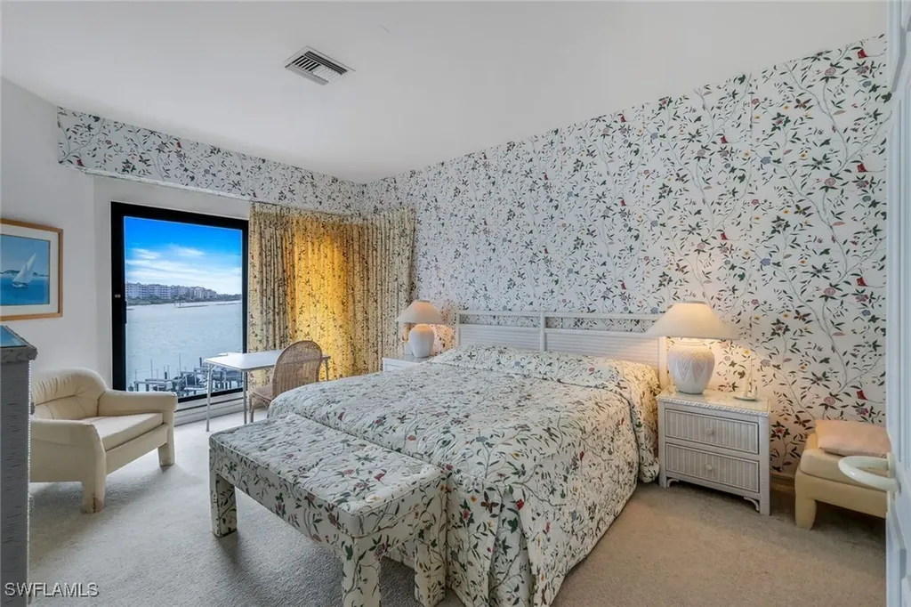 210 La Peninsula Boulevard Naples FL 34113