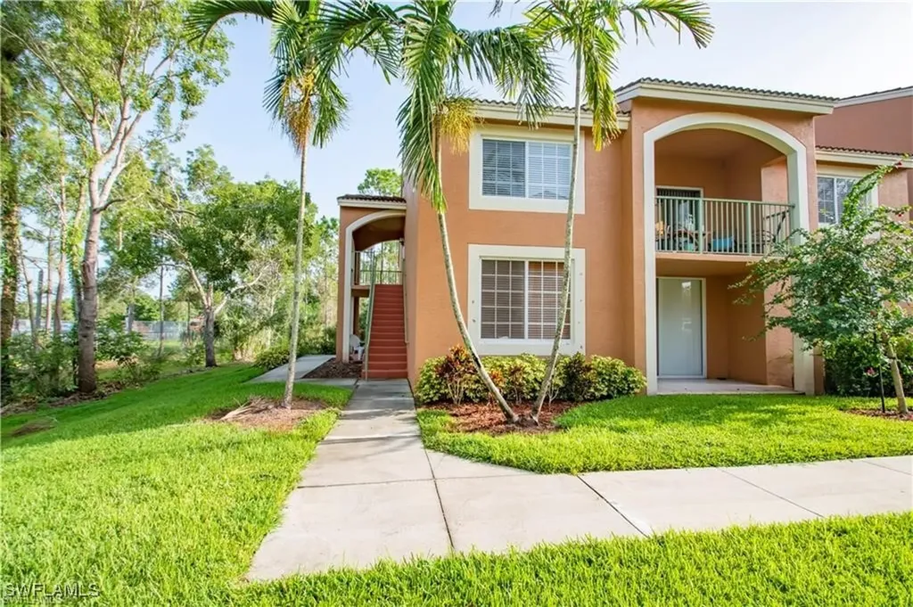 1220 Wildwood Lakes Boulevard Naples FL 34104