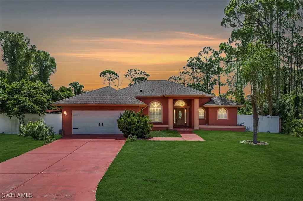 811 Jefferson Avenue Lehigh Acres FL 33936