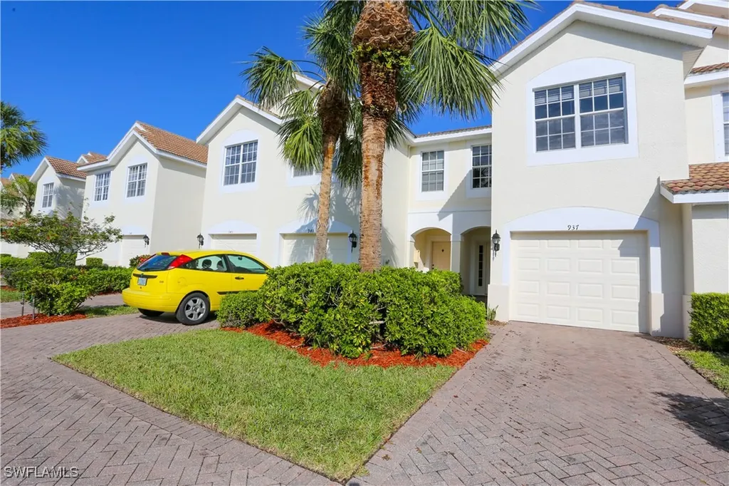 937 Hampton Circle Naples FL 34105