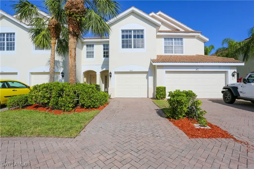 937 Hampton Circle Naples FL 34105