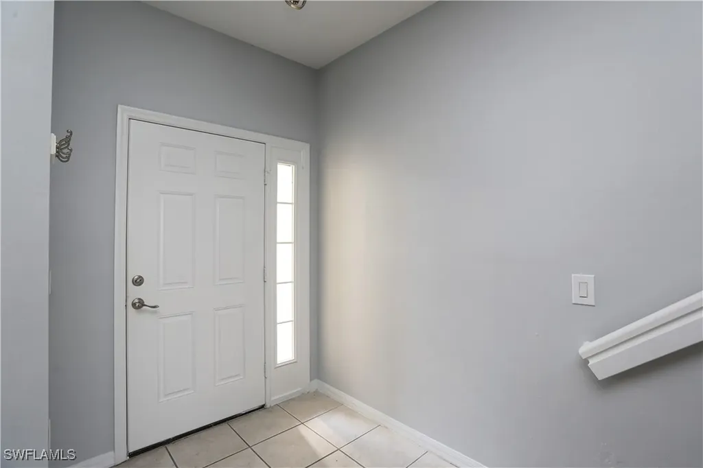 937 Hampton Circle Naples FL 34105