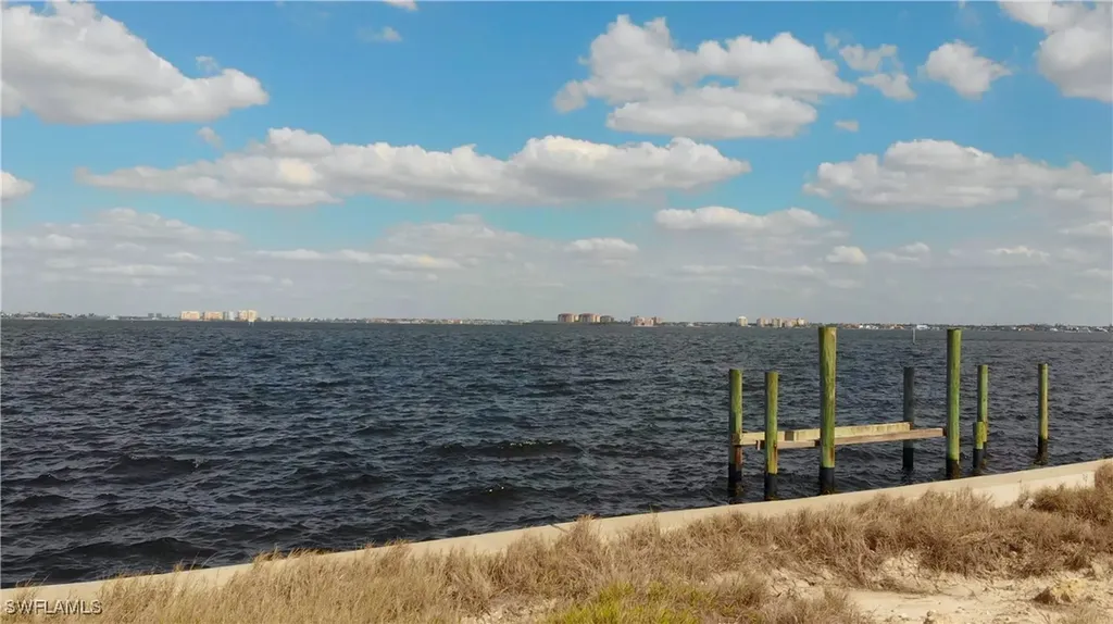 5909 SW 1st Avenue Cape Coral FL 33914