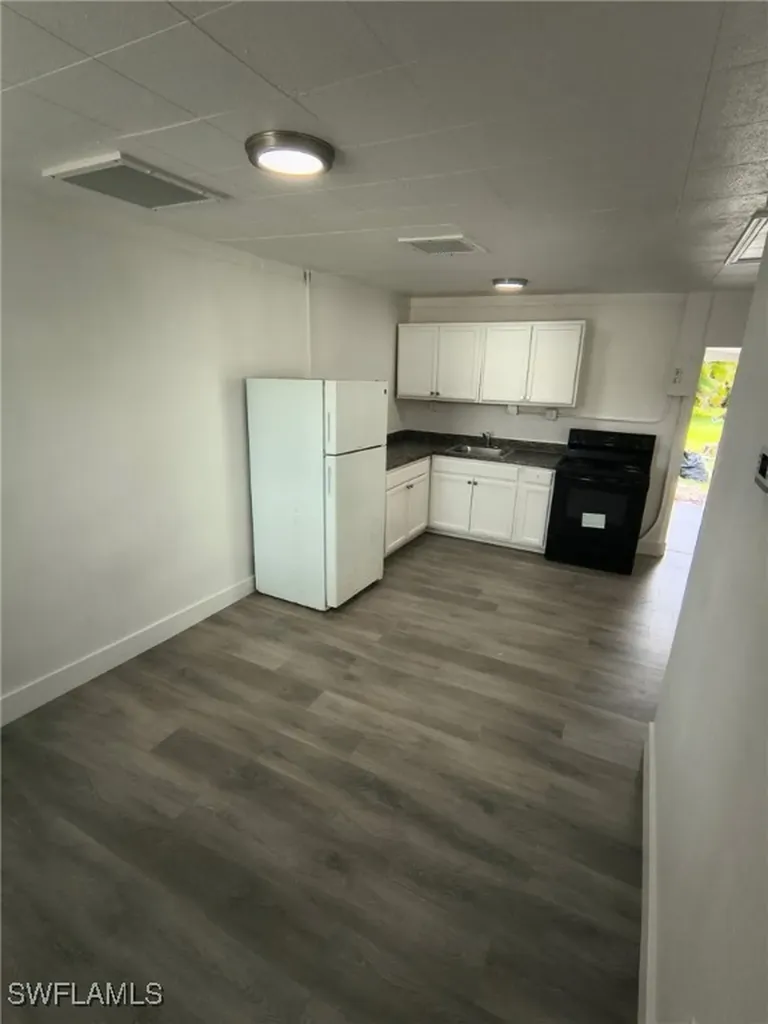 3343-3347 Dora Street Fort Myers FL 33916