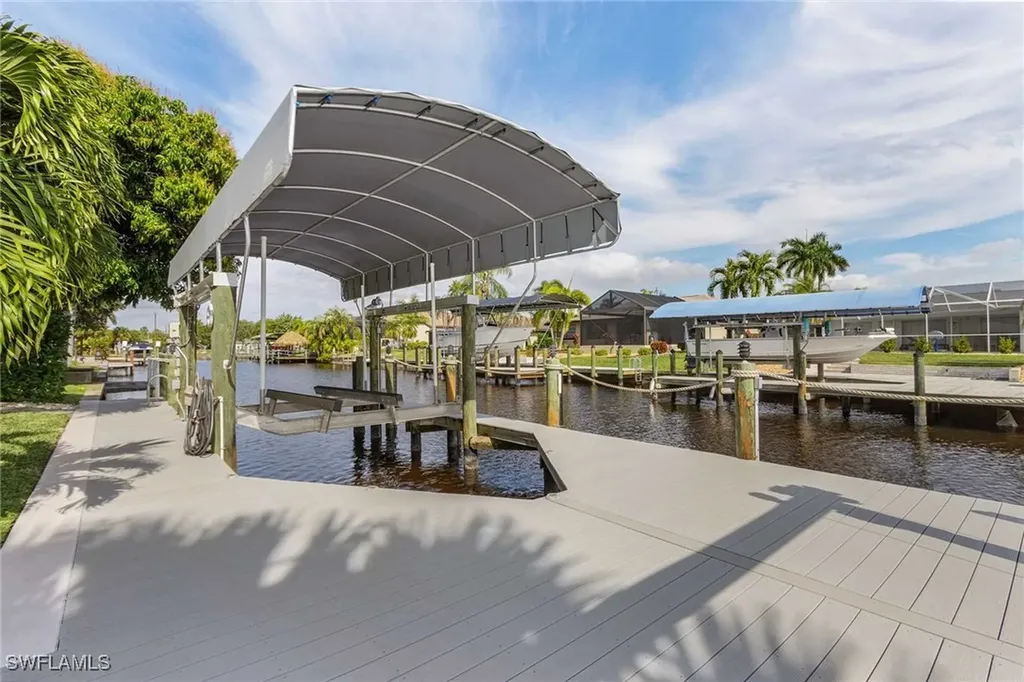 5325 Delano Court Cape Coral FL 33904