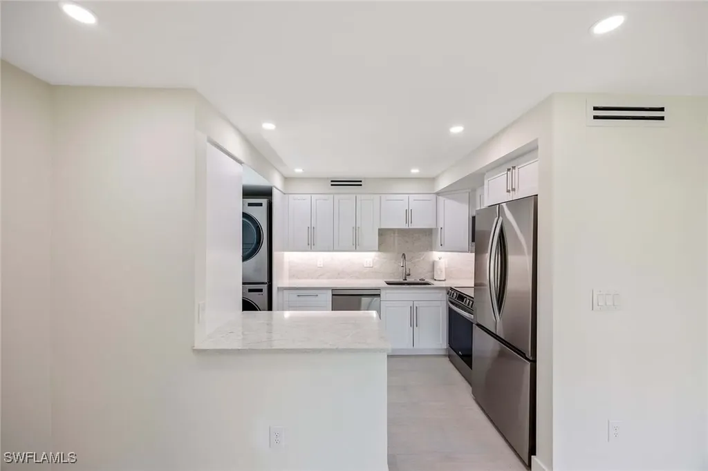1155 Sandpiper Street Naples FL 34102