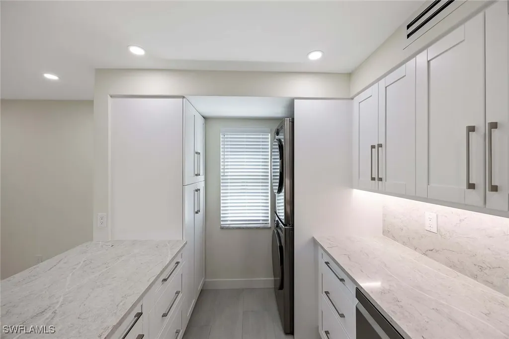 1155 Sandpiper Street Naples FL 34102