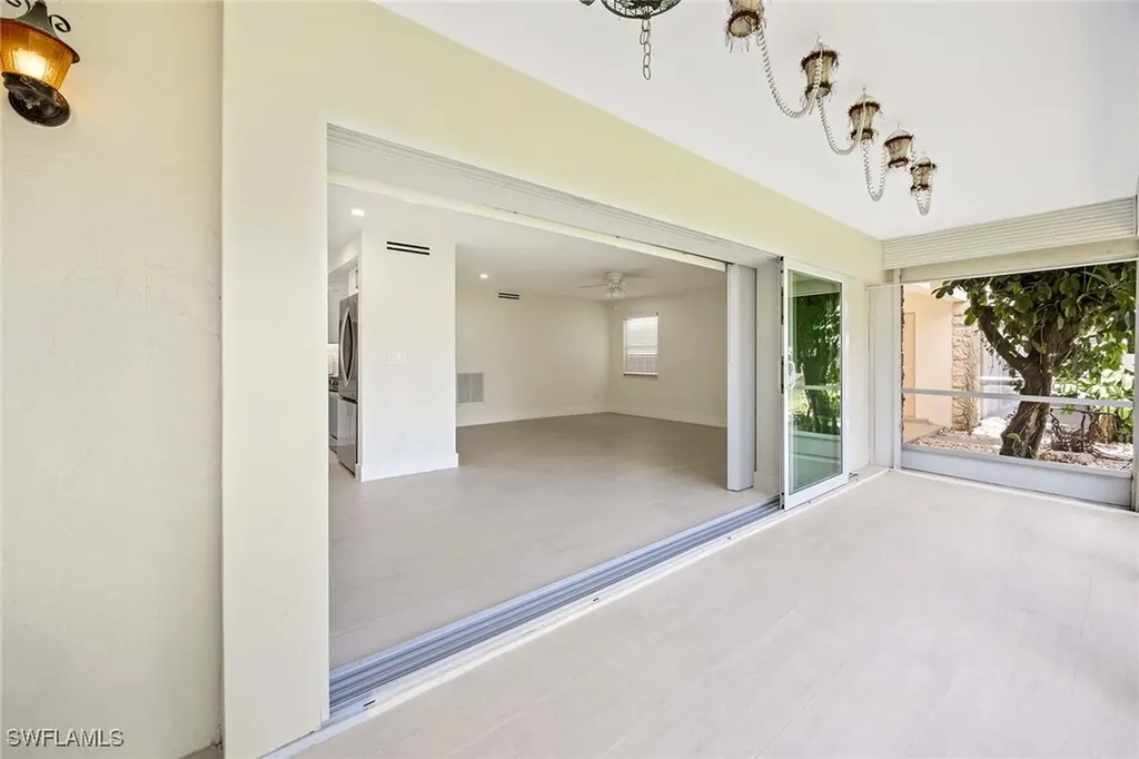 1155 Sandpiper Street Naples FL 34102