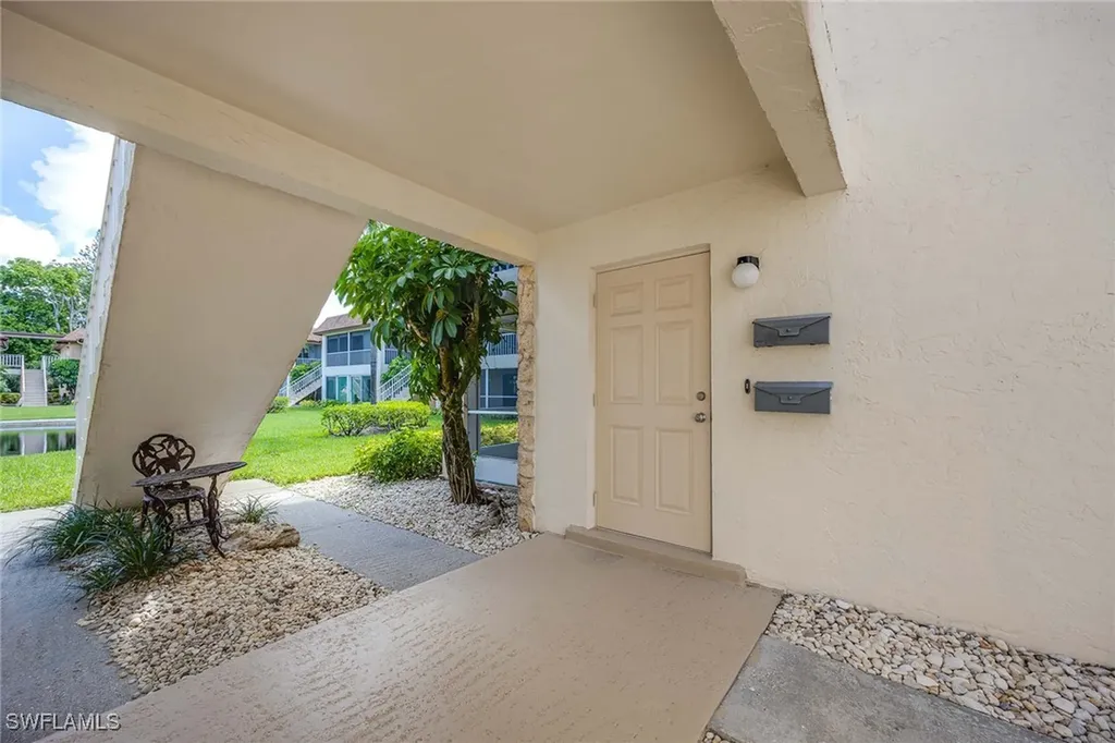 1155 Sandpiper Street Naples FL 34102