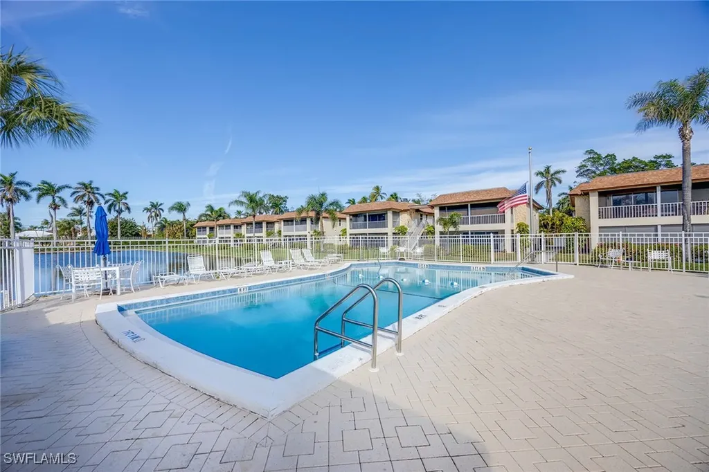 1155 Sandpiper Street Naples FL 34102
