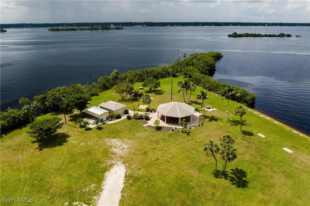 1720 Cascade Way North Fort Myers FL 33917