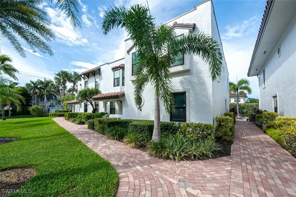 1080 6th Street S Naples FL 34102