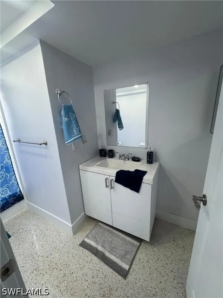 2231 Isle Of Pines Avenue Fort Myers FL 33905