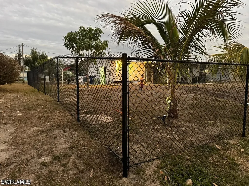 2231 Isle Of Pines Avenue Fort Myers FL 33905