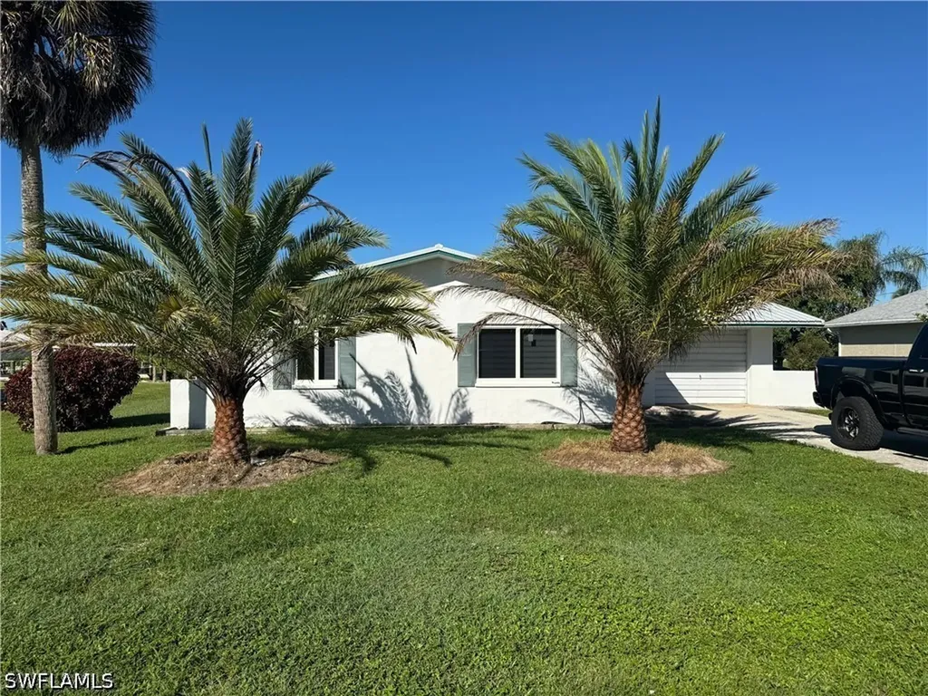 2231 Isle Of Pines Avenue Fort Myers FL 33905