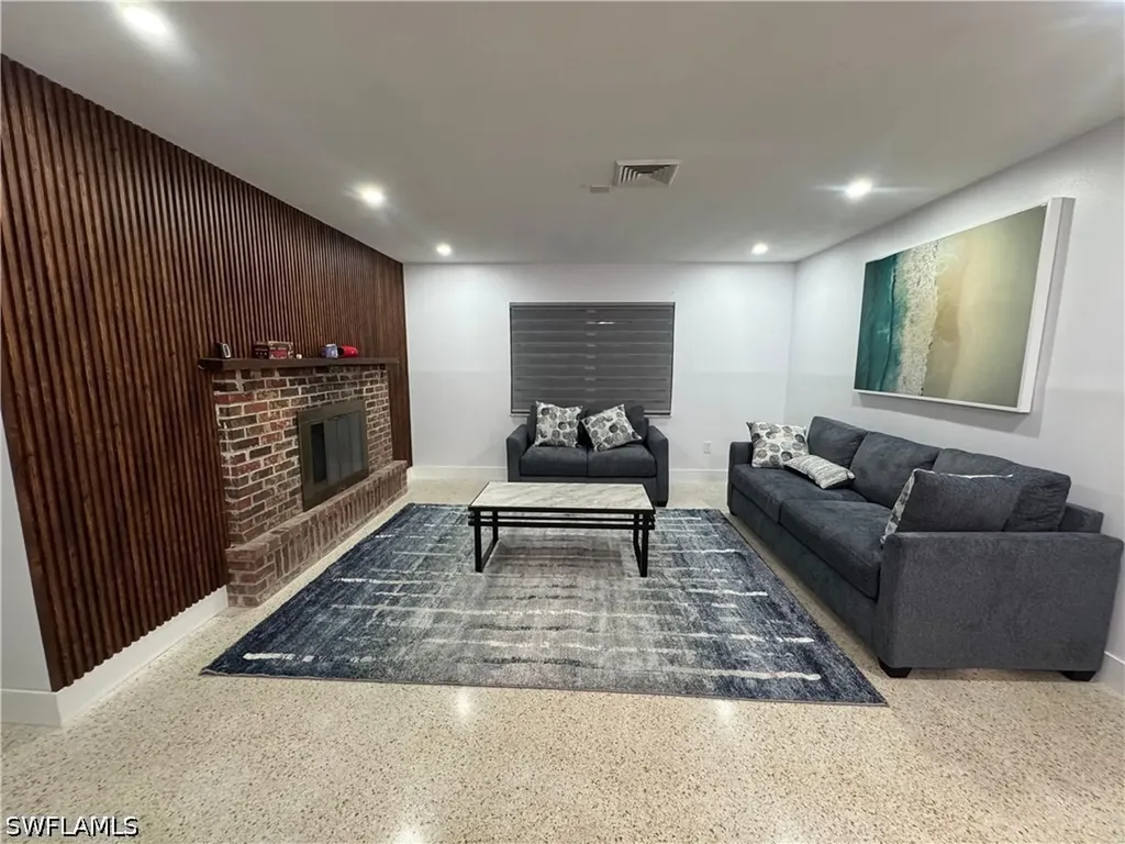 2231 Isle Of Pines Avenue Fort Myers FL 33905