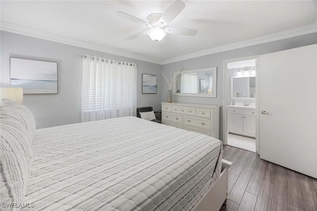 1155 Sandpiper Street Naples FL 34102
