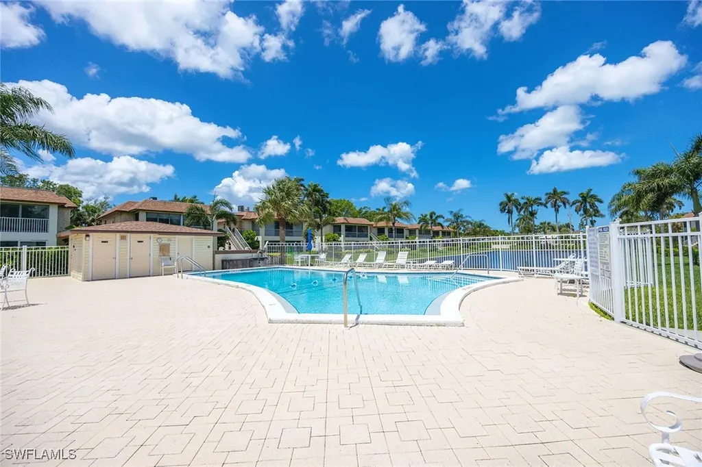 1155 Sandpiper Street Naples FL 34102