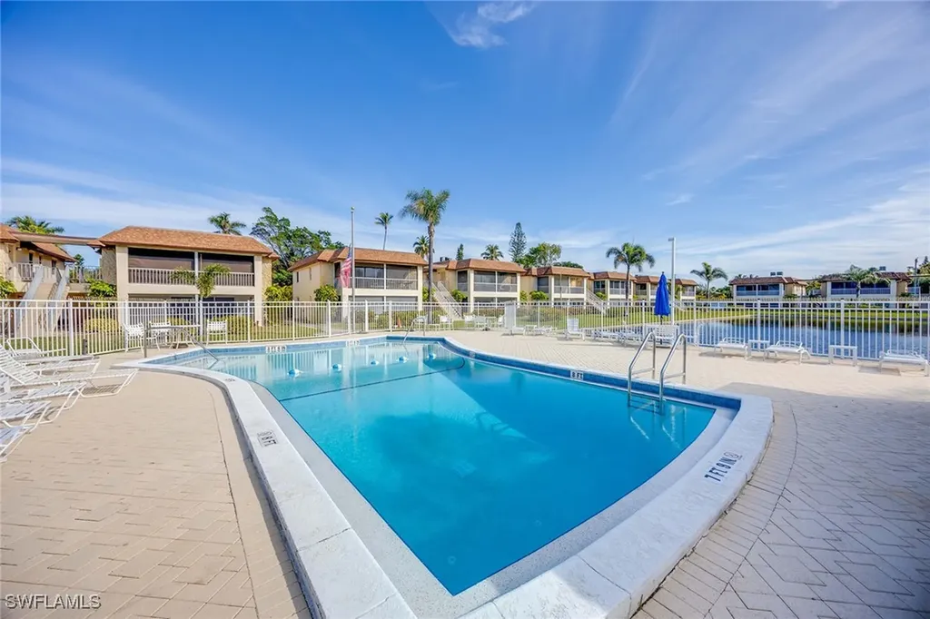 1155 Sandpiper Street Naples FL 34102