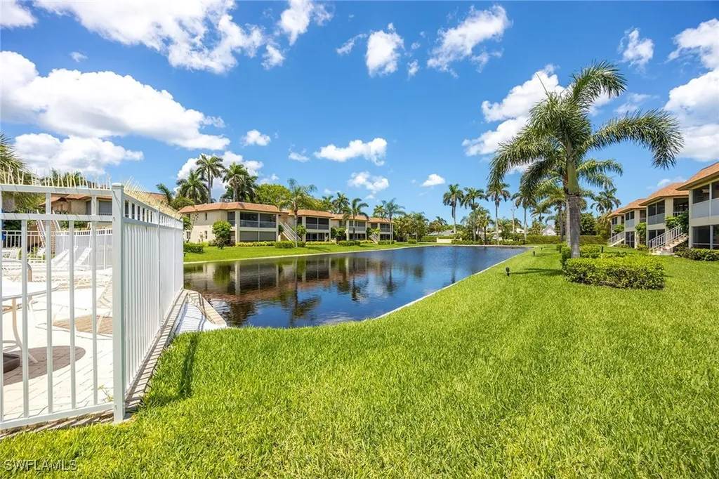 1155 Sandpiper Street Naples FL 34102