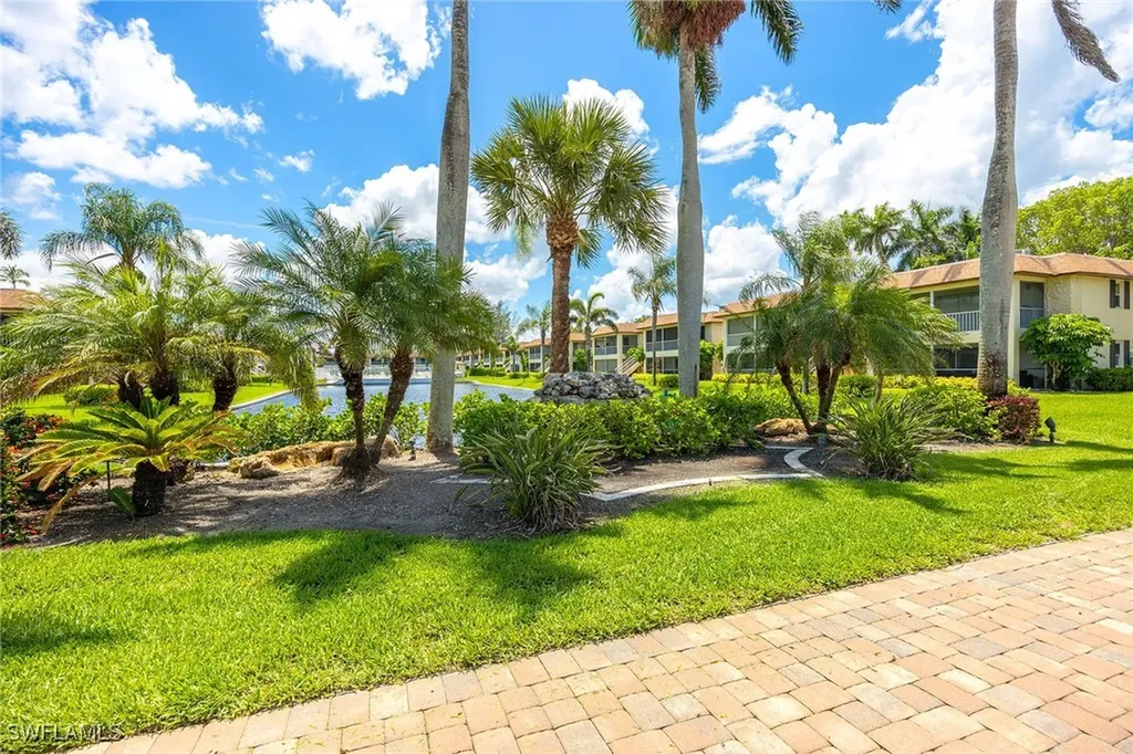 1155 Sandpiper Street Naples FL 34102