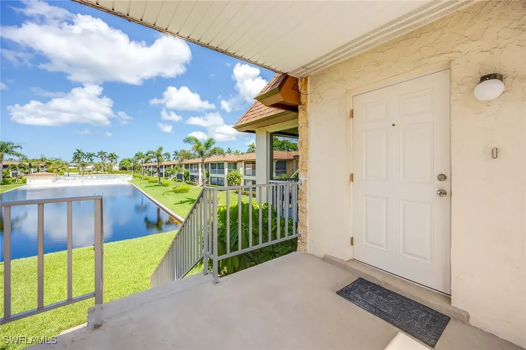 1155 Sandpiper Street Naples FL 34102