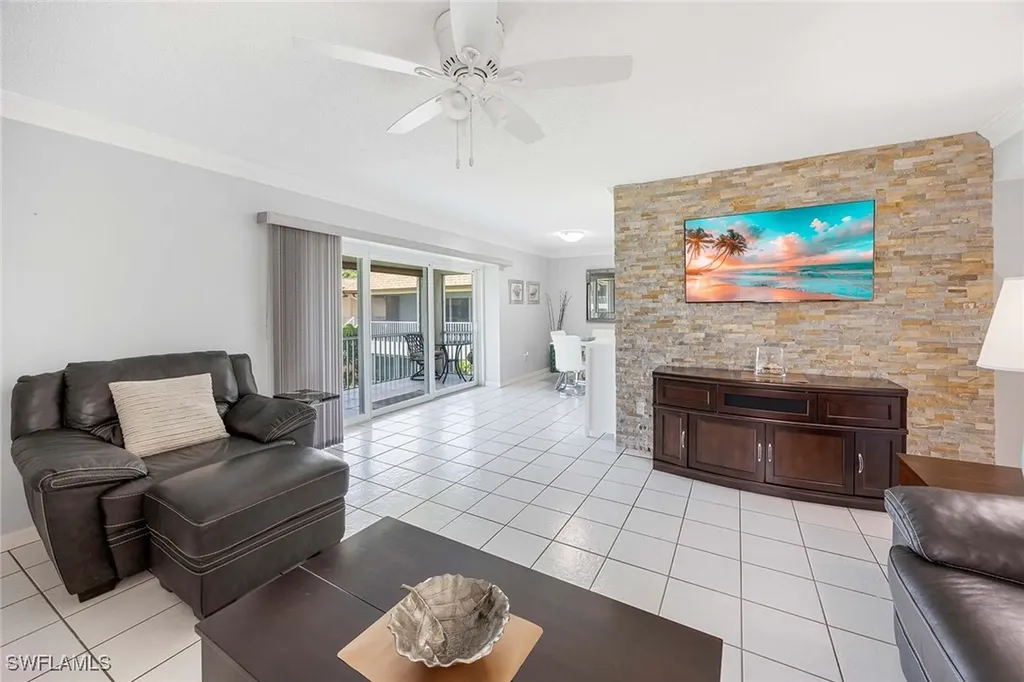 1155 Sandpiper Street Naples FL 34102