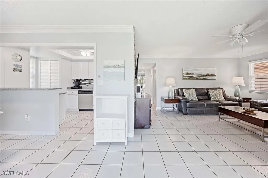 1155 Sandpiper Street Naples FL 34102
