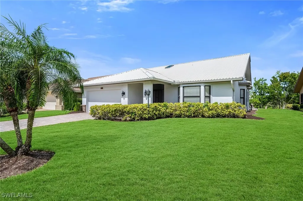 221 Saint James Way Naples FL 34104
