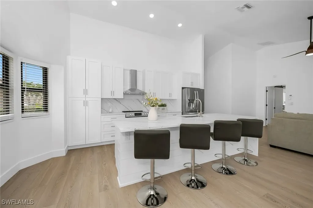 221 Saint James Way Naples FL 34104
