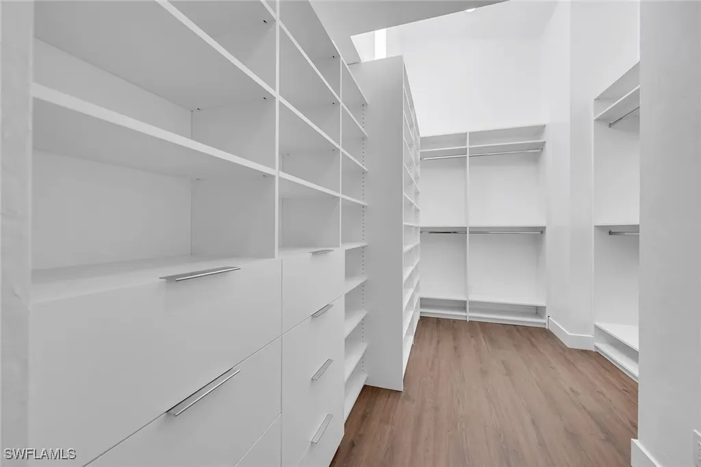 221 Saint James Way Naples FL 34104