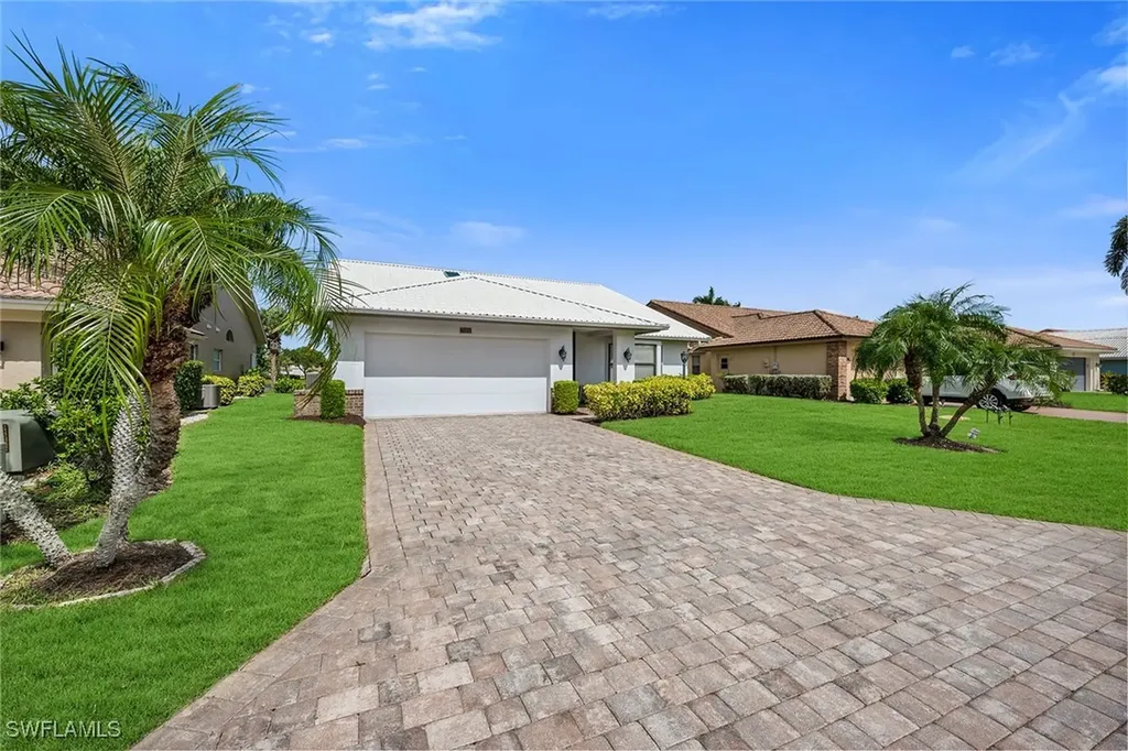 221 Saint James Way Naples FL 34104