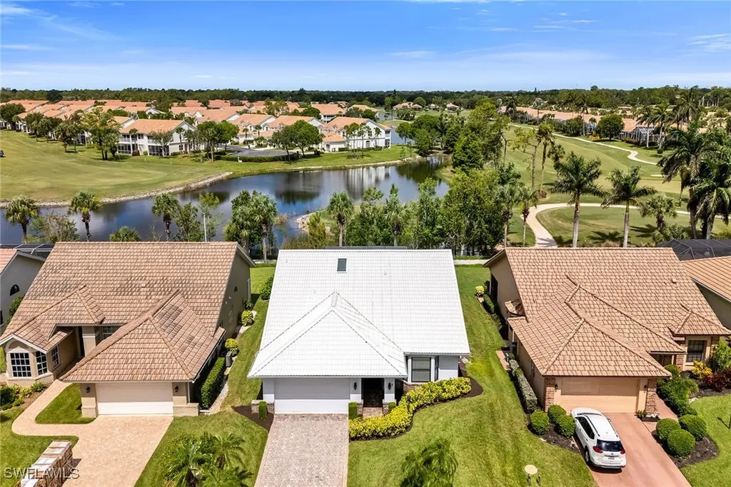 221 Saint James Way Naples FL 34104