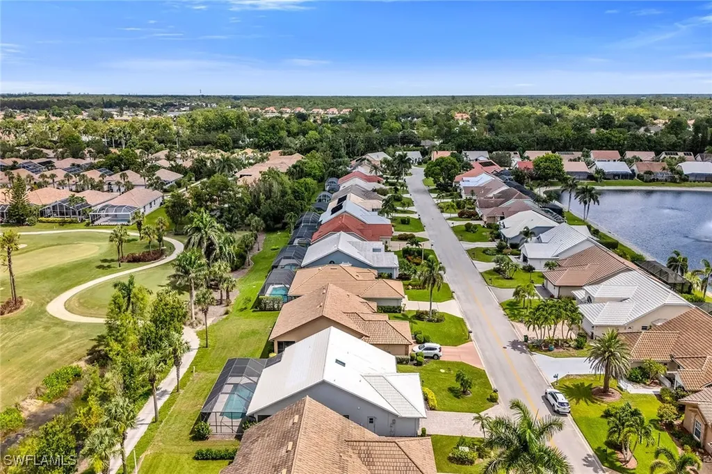 221 Saint James Way Naples FL 34104