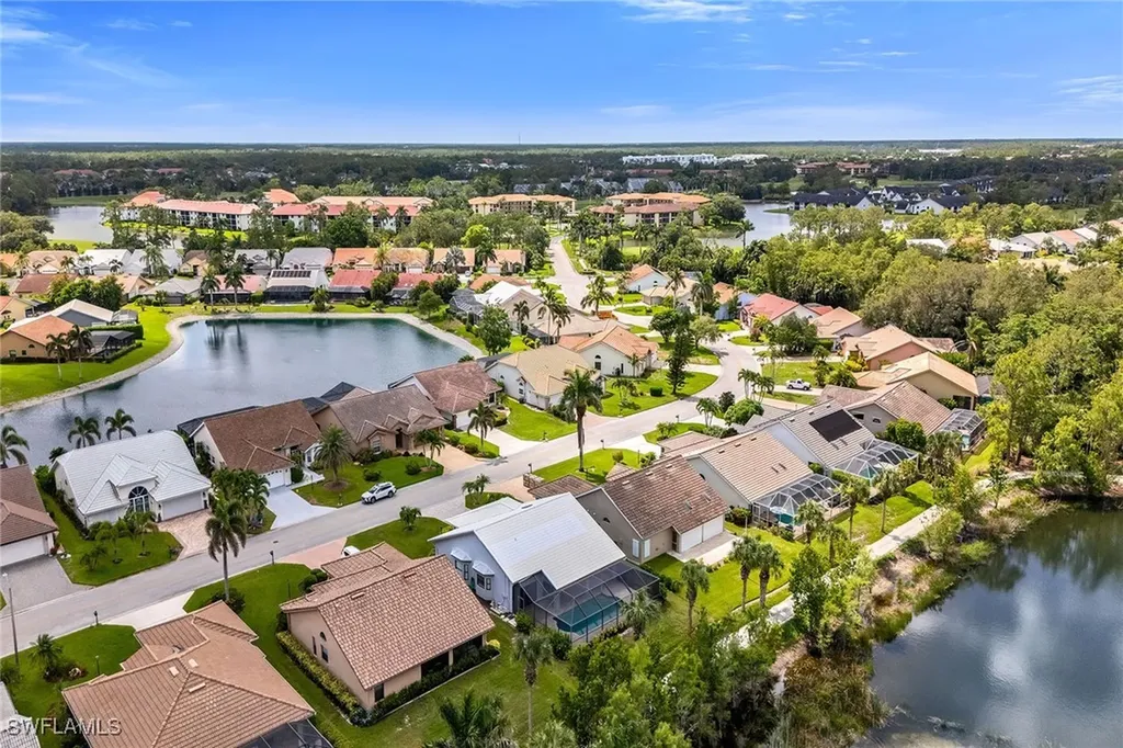 221 Saint James Way Naples FL 34104