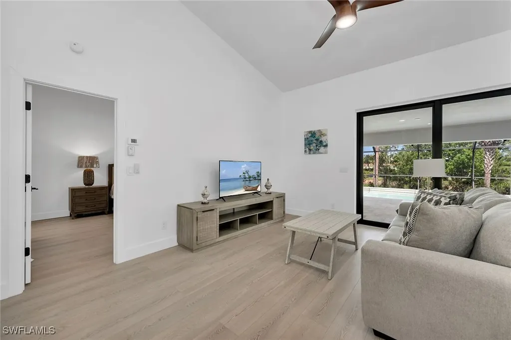 221 Saint James Way Naples FL 34104
