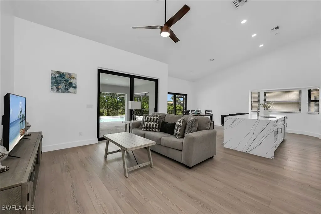 221 Saint James Way Naples FL 34104