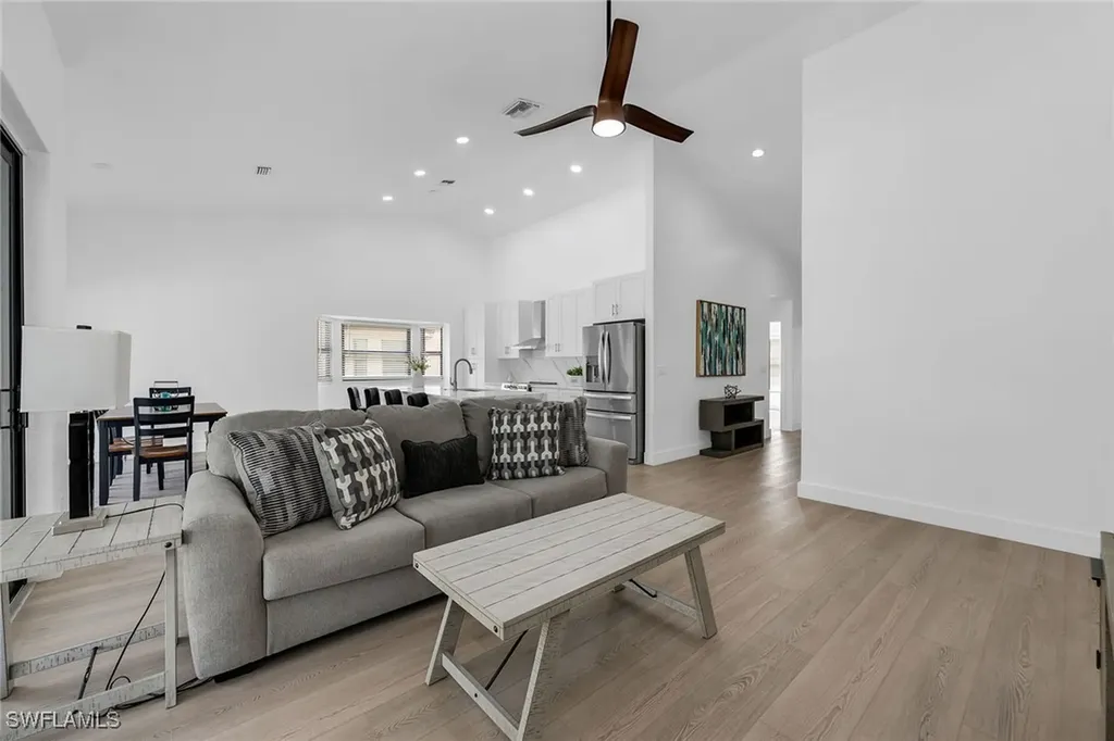 221 Saint James Way Naples FL 34104
