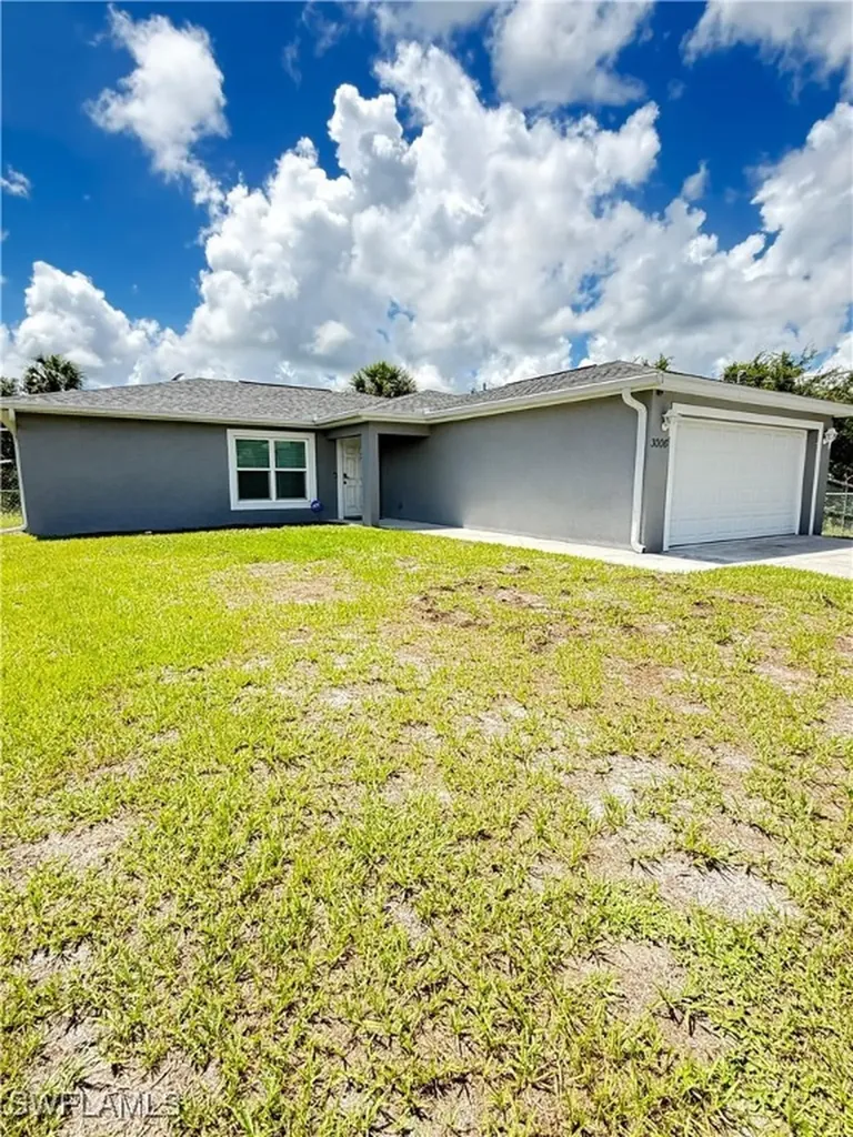 3006 Base Court Labelle FL 33935