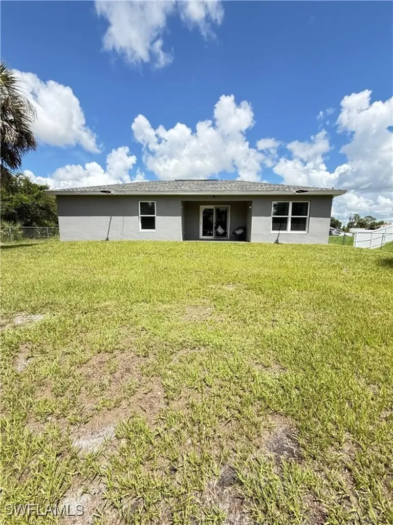 3006 Base Court Labelle FL 33935