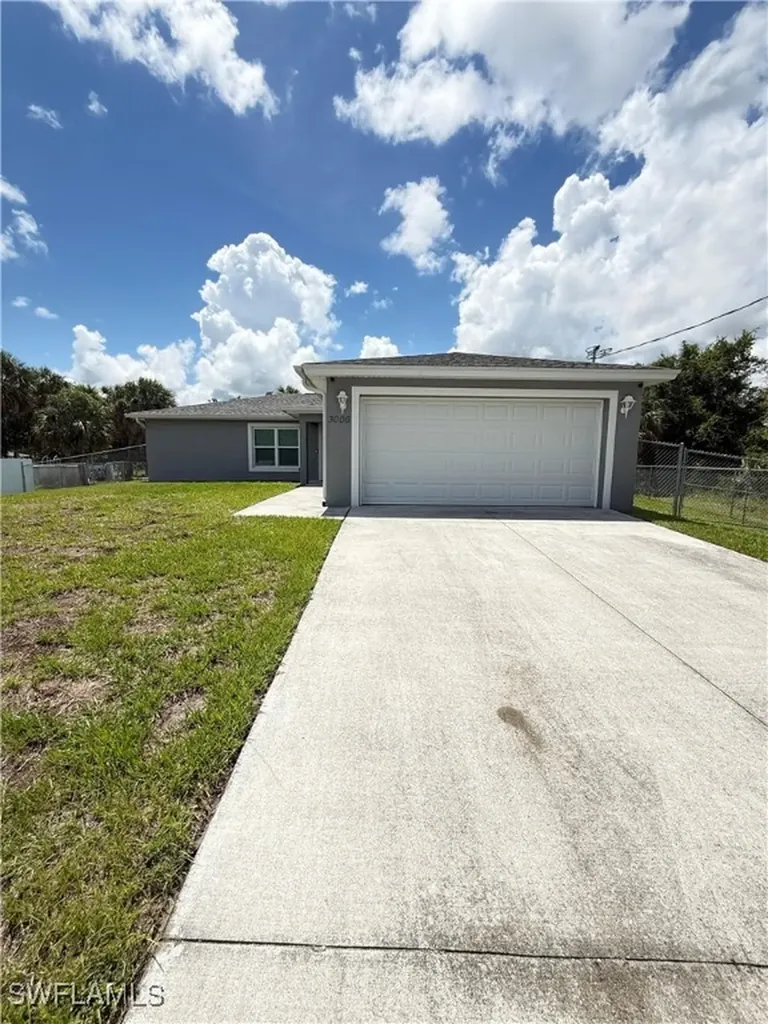3006 Base Court Labelle FL 33935