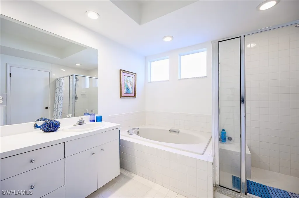 5809 Glencove Drive Naples FL 34108