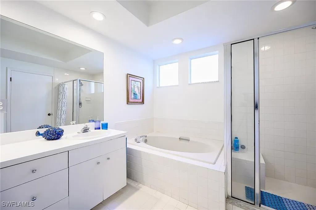 5809 Glencove Drive Naples FL 34108